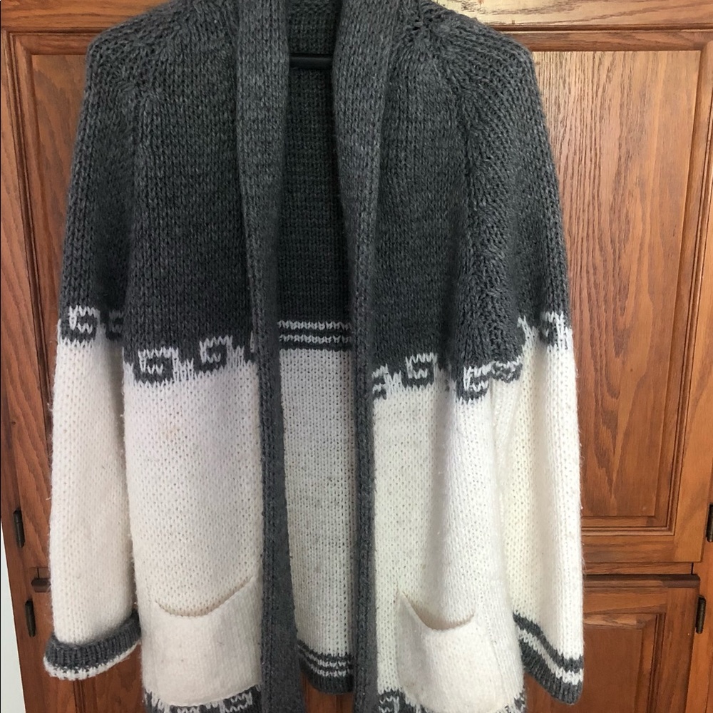 Gray and white sweater/jacket